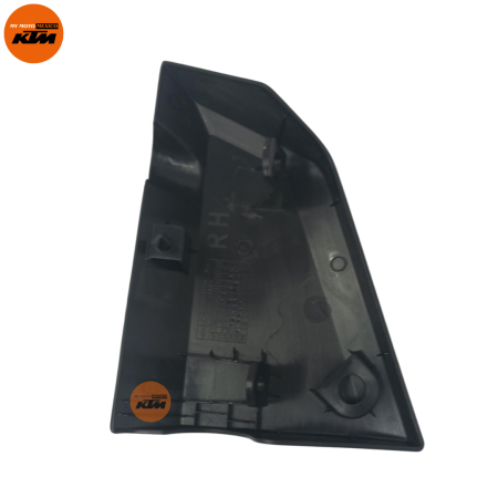 TAPA DE RADIADOR DERECHO CON STIKER KTM DUKE 390 GEN-3