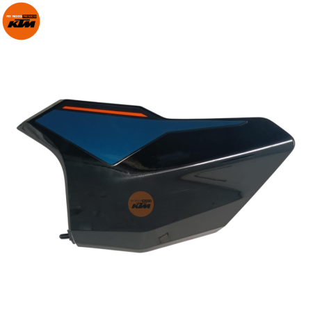 TAPA LATERAL IZQUIERDA KTM DUKE 390 GEN-3